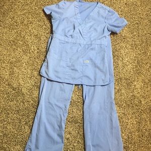 Scrubs set